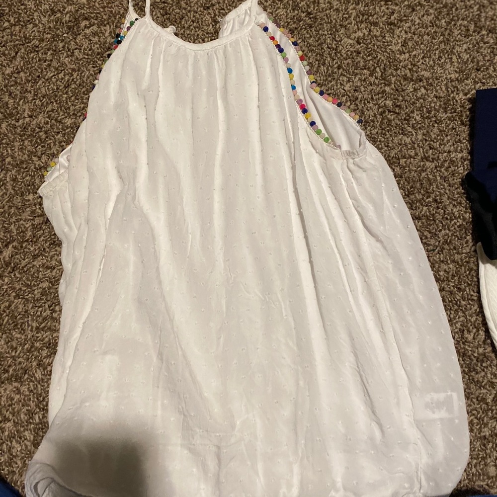 White and multi pompon tank